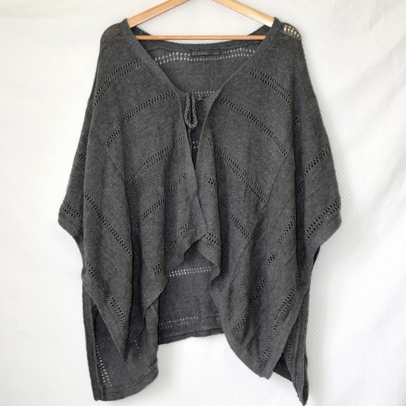 27 Miles Malibu Sweaters - NWT 27 Miles Revolve Crop Poncho Grey Cardigan